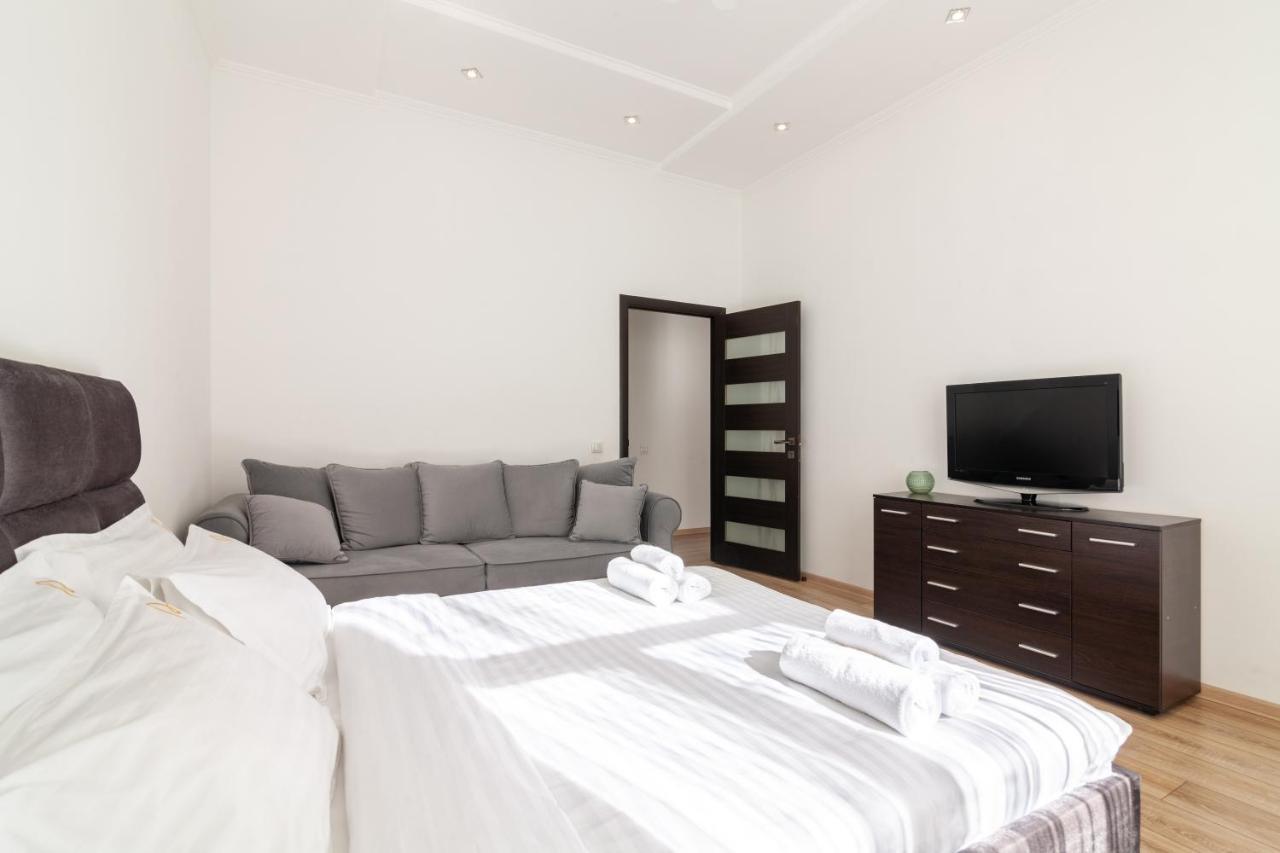Avangard Liberty Avenue Apart Leopoli Esterno foto