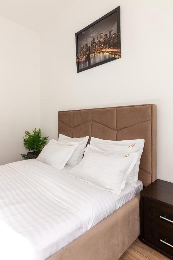 Avangard Liberty Avenue Apart Leopoli Esterno foto
