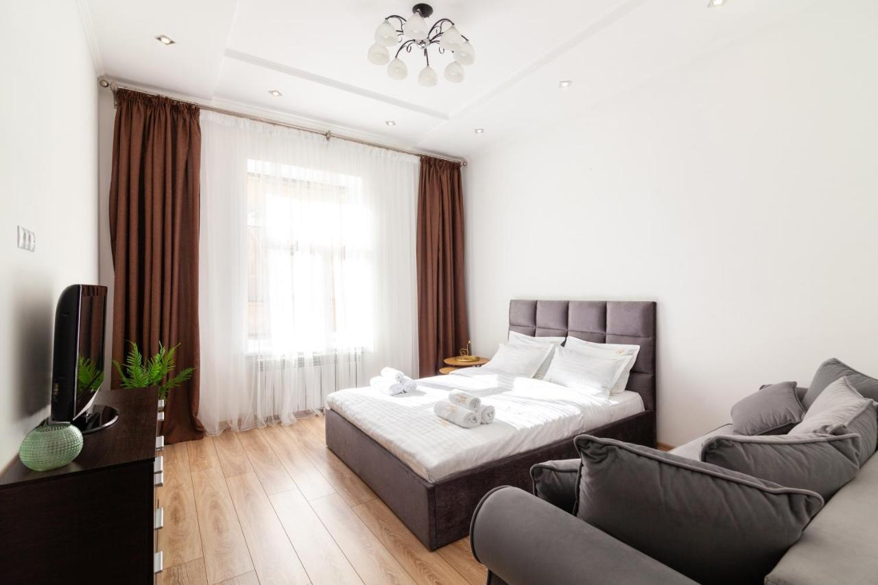 Avangard Liberty Avenue Apart Leopoli Esterno foto